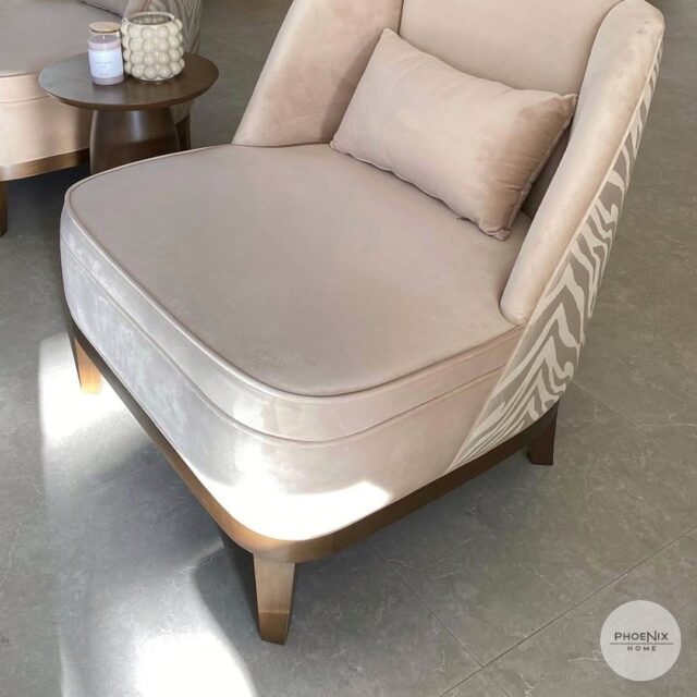 Don’t rush the process, good things take time. 🕰️

Bespoke furniture can adapt to your specific needs and requirements in terms of design, dimension, and size. You also have the decision-making power of selecting the type of fabric and finish of the item. It may take some time to complete, but it’ll be worth the wait.

Seen in photo: Custom Accent chair by #PhoenixHome for a @phoenixhome.interiors project 

Message us to inquire 🤳🏼